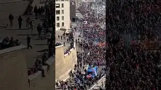 Une foule impressionnante d&eacute;file sur le Vieux-Port de Marseille contre la retraite &agrave; 64 ans