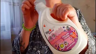 A new ASMR review of purchases sound of tapping on vials