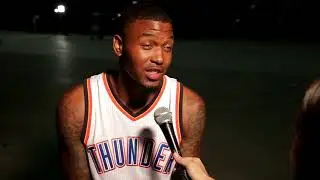 Thunder Exclusive - Julyan Stone (2015-09-30)