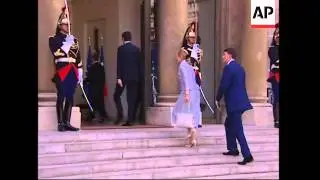 WRAP President Yushchenko arrives for EU summit, roundtable