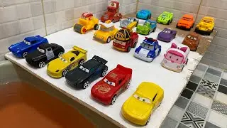Looking for Disney Pixar Cars On the Rocky Road : Lightning Mcqueen, Mack Truck, Cruz Ramirez