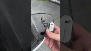 Toyota Tundra fuel door. Flip the pocket! #notamechanic #tundranation