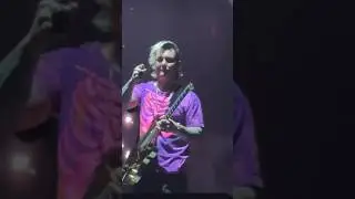 Synyster Gates breaks guitar during &ldquo;Nobody&rdquo; solo #avengedsevenfold #synystergates #schecter