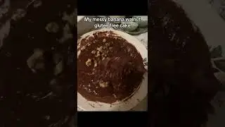Gluten free banana cake! I am such a messy baker 🙈 ASMR