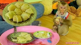 Baby Monkey Kako Eating Steamed Cabbage With Noodles Very Delicious | Monkey Eat Steamed Cabbage