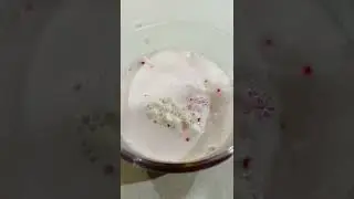 SLO-MO RASPBERRY WHITE CHOCOLATE HOT DRINK BOMB WITH MINI MARSHMALLOWS AND RED CONFETTI HEARTS!!!!!!