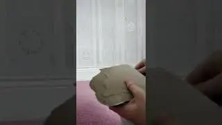 unboxing a squishy frog