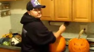 RICKY MORTIS (ZDS)- HOW TO CARVE A PUMPKIN
