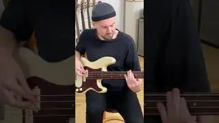 What a FRETLESS Precision Bass sounds like!