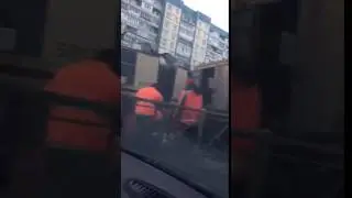 Трамвай сошел с рельсов на проспекте Авиаконструкторов