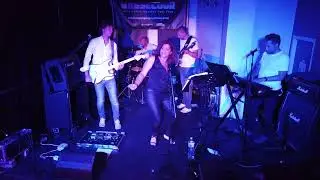 Glam Groover - Live @ La Bassecour - I Wish (cover)