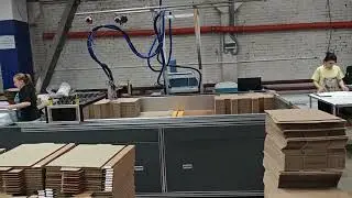 GluerX&reg; | XY Glue Plotter with Lifting-table for Packaging, PDQ & Displays