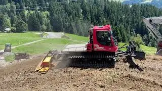 Pistenbully 100 terre v&eacute;g&eacute;tal