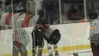 Hockey Fight Tippn - Innisfil Lakers vs Richmond Hill Player
