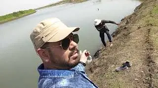 Mohd. Irshad catches big singhad fish at Majus river