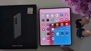 How to Create a Folder in Samsung Galaxy Z Fold 6 App Drawer