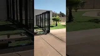 port&atilde;o telesc&oacute;pio de 2 folhas automatizado