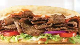 (Exclusive Food Review) trying out Arby's brand new  spicy Greek gyro and  Crinkle fries 🔥🍟