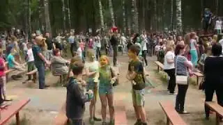 Краски лета и отважный прыжок . Праздник России 12 июня 2017 года.