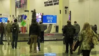 Travelers fly in and out of Avoca before Thanksgiving holiday