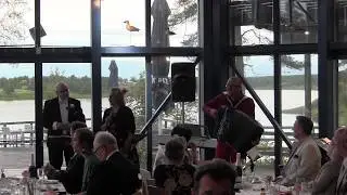 Hopeahapset ; duetto Tarja Ylitalo ja Harry Ylisaukko-oja