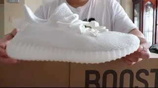 YEEZY 350 v2 triple white unboxing