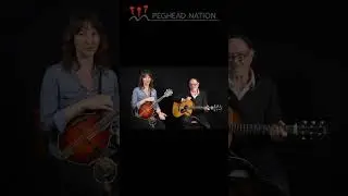 Начинаем играть на мандолине с Шэрон Гилкрист | Следим за гитаристами #mandolinlessons