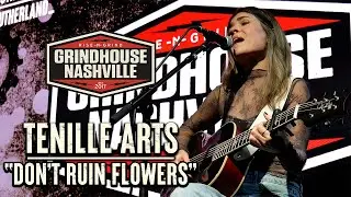 Tenille Arts - 