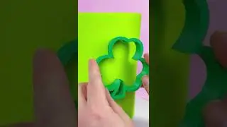 St. Patrick&rsquo;s Day Cake made with SMBC & our 6-inch Frost Form Kit ☘️🌈 #cake
