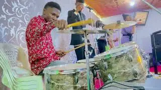 DRUMMER PLAYS REGGAE GROVE IN CHURCH WITH A PAIR OF BROKEN STICKS AND STILL NAILED IT🥁🥁🔥🔥