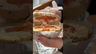 come with me to try an iconic lox bagel in new york !! 🤍🥯🗽 #loxbagel #nyc #bagel #tastetest