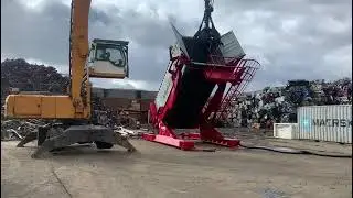 Loading Scrap Metal into A-Ward Container Tilter #containertilters #containerloading