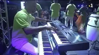 Ambiance du dancing en live avec l'orchestre 