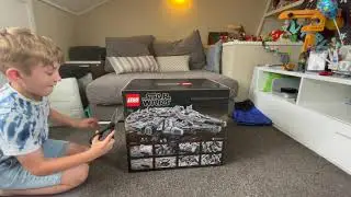 Lego 75192 Ultimate Collector Series Millennium Falcon unboxing
