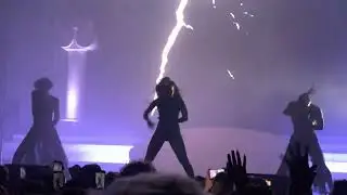 Charli XCX - Lightning & Crash Tour Intro (Stage AE Pittsburgh 08/05/22) 4K 60FPS