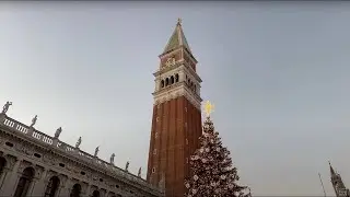 Live Walk under the Christmas lights of Venice