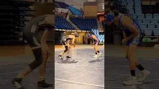 Simple duck under wrestling move🦆#wrestling #wrestlingmoves #wrestlingshorts