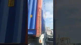 Dangerous Truck Driver Failed his pre-trip Inspection