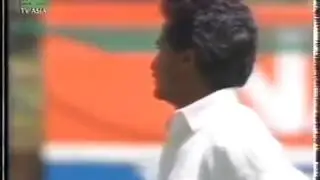Steve Bucknor trolls India!! Worst Umpire ever!!