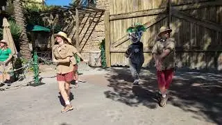 Dancing King Julien from Madagascar at Universal Orlando Islands of Adventure - 11/19/2023