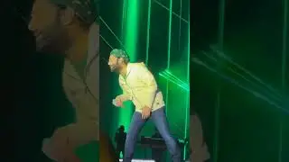 Arijit Singh dancing and singing in First class song #arijitsingh#arijitsinghlive #firstclass#kalank