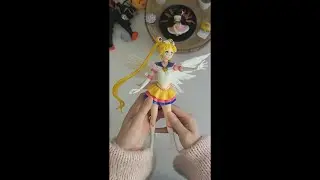 Sailor Moon themed unboxing from Crunchyroll!