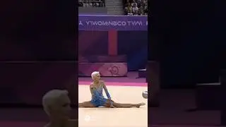 Идеальное гимнастическое выступление 75-летней бабушки! #олдлимпийскиеигры #гимнастика #шорты #сп...