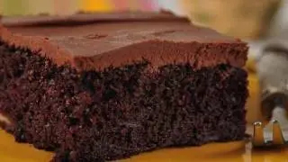 Chocolate Banana Cake (Classic Version) - Joyofbaking.com
