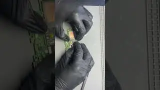 Soldering RESET Signal to ModChip #electronicsrepair #repair #moddedswitch #switchmod
