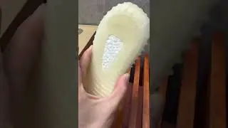 В НАШЕМ МАГАЗИНЕ невероятно удобные кроссовки Adidas Yeezy. Ссылка на магазин в шапке профиля