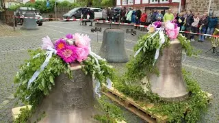 Borken ( Hessen ) 2023  zwei neue  Kirchenglocken für die Stadtkirche