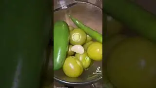 Como hacer enchiladas verdes rellenas de pollo muy ricas y f&aacute;cil