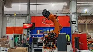 KUKA KR510 R3080 KRC4 industrial robot, one of the strongest heavy-duty robots from QUANTEC series