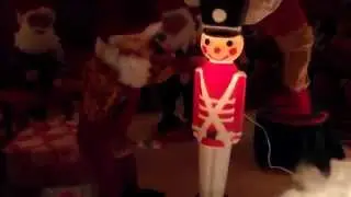 Animated Mechanical Christmas Hanberger Store Display